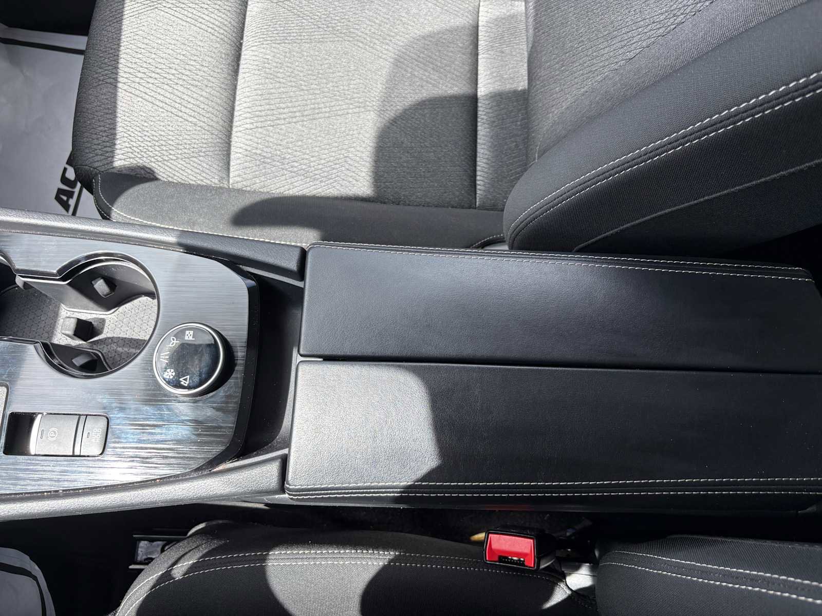 Used 2025 Nissan Rogue SV AWD/4WD image 21