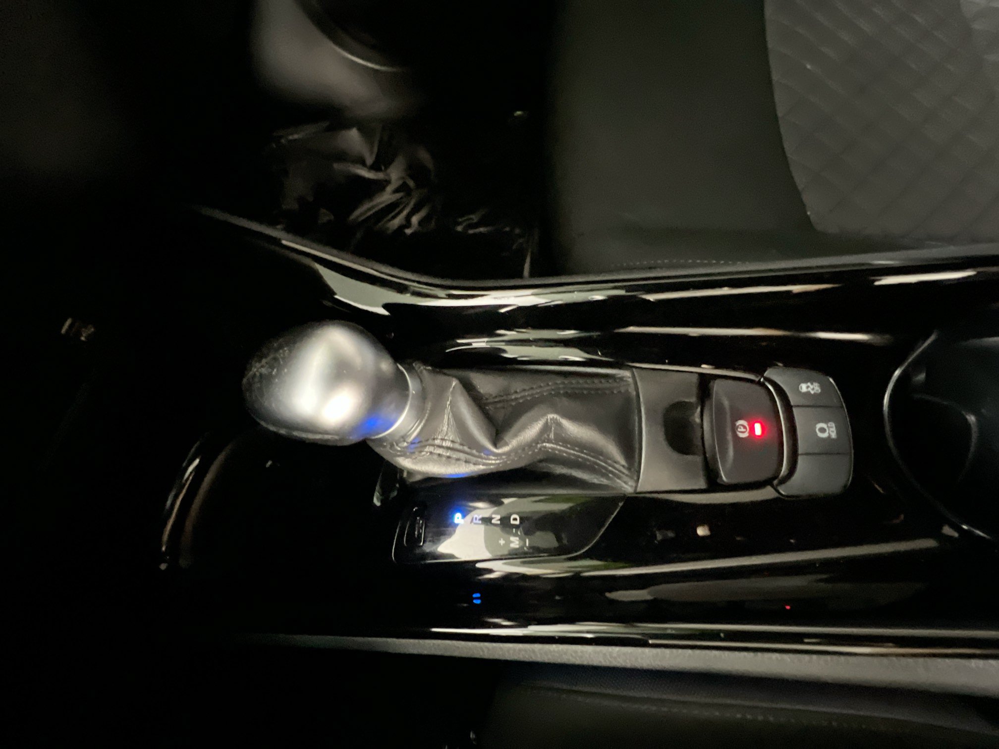 Used 2020 Toyota C-HR XLE FWD image 25