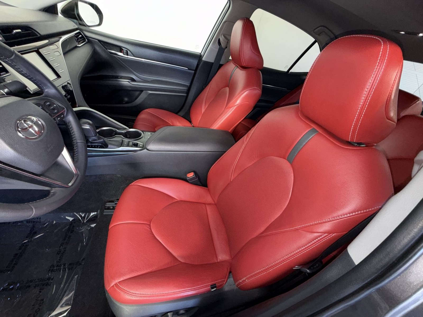 Used 2018 Toyota Camry XSE FWD image 13