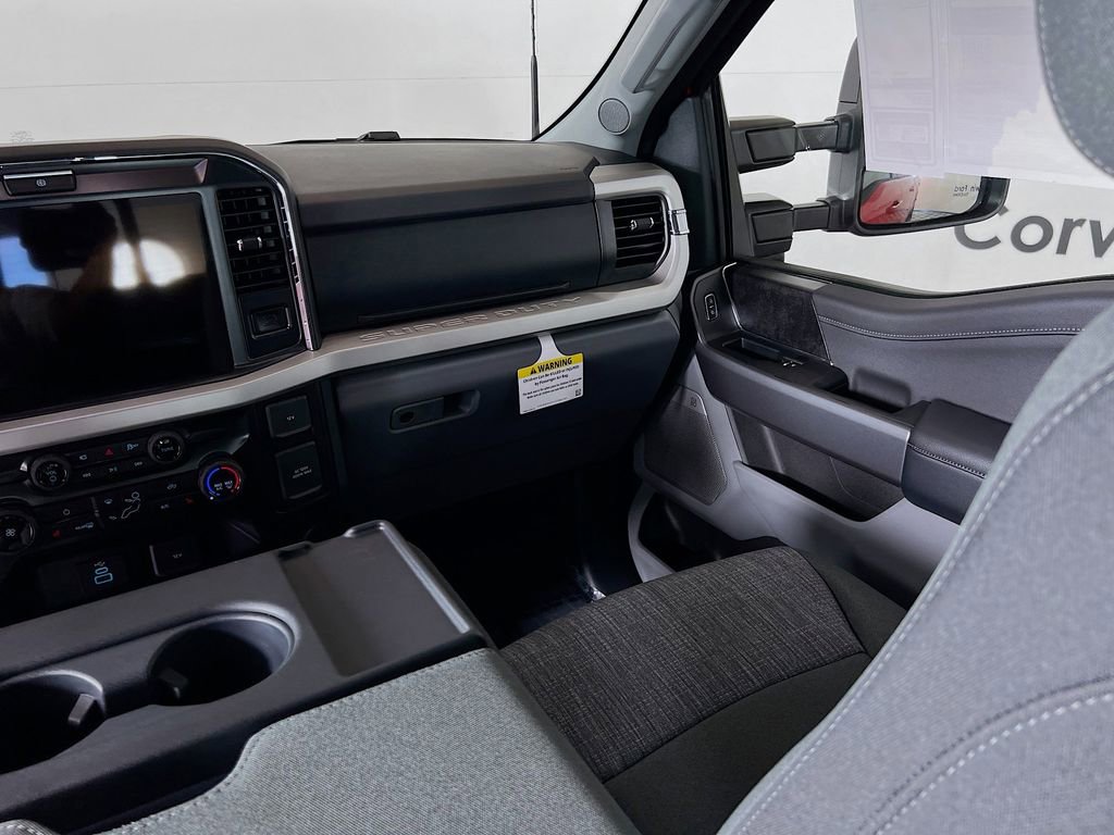 New 2025 Ford F350 XLT w/ Black Appearance Package image 28