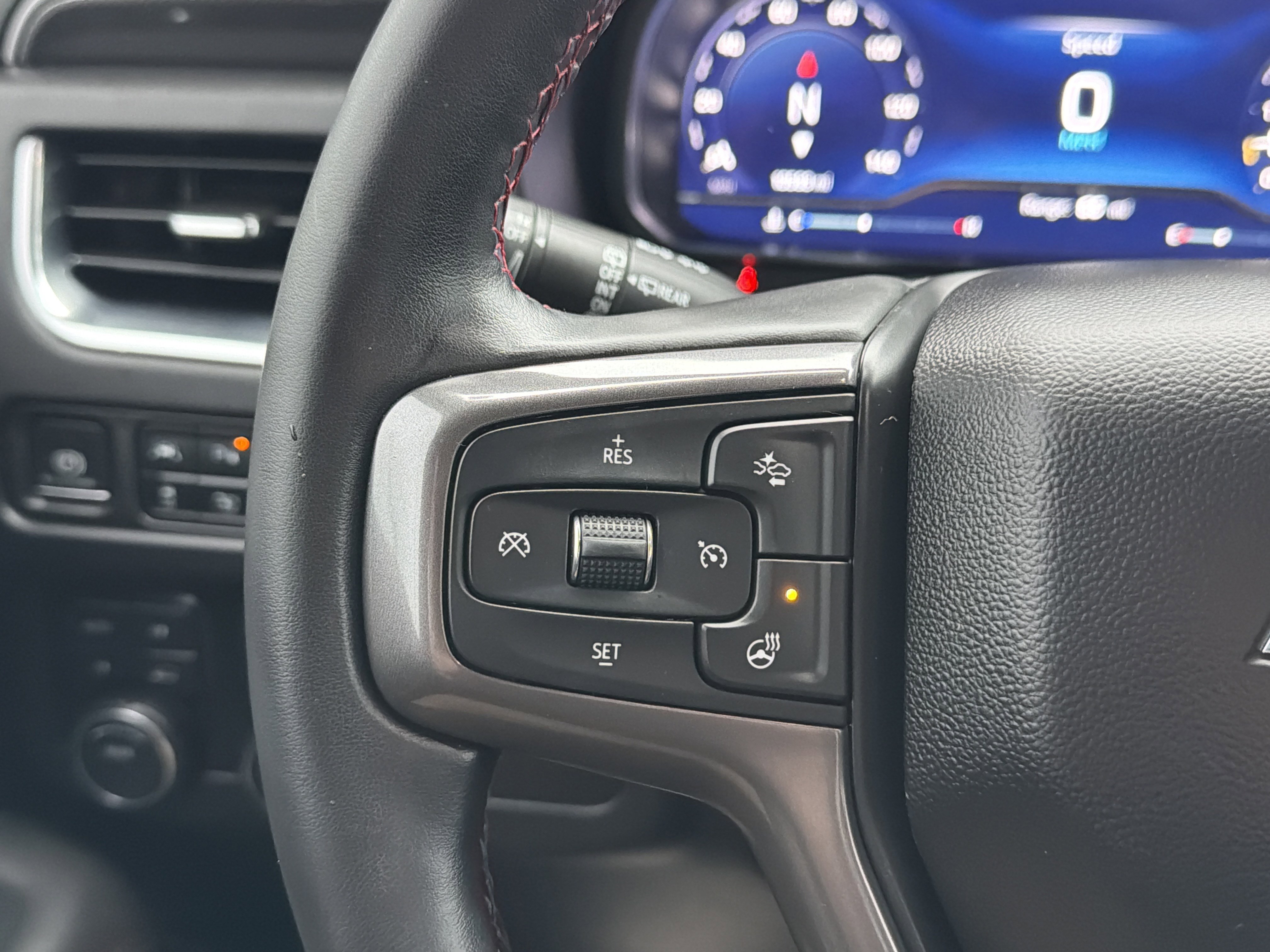 Used 2024 Chevrolet Suburban RST w/ Luxury Package image 18