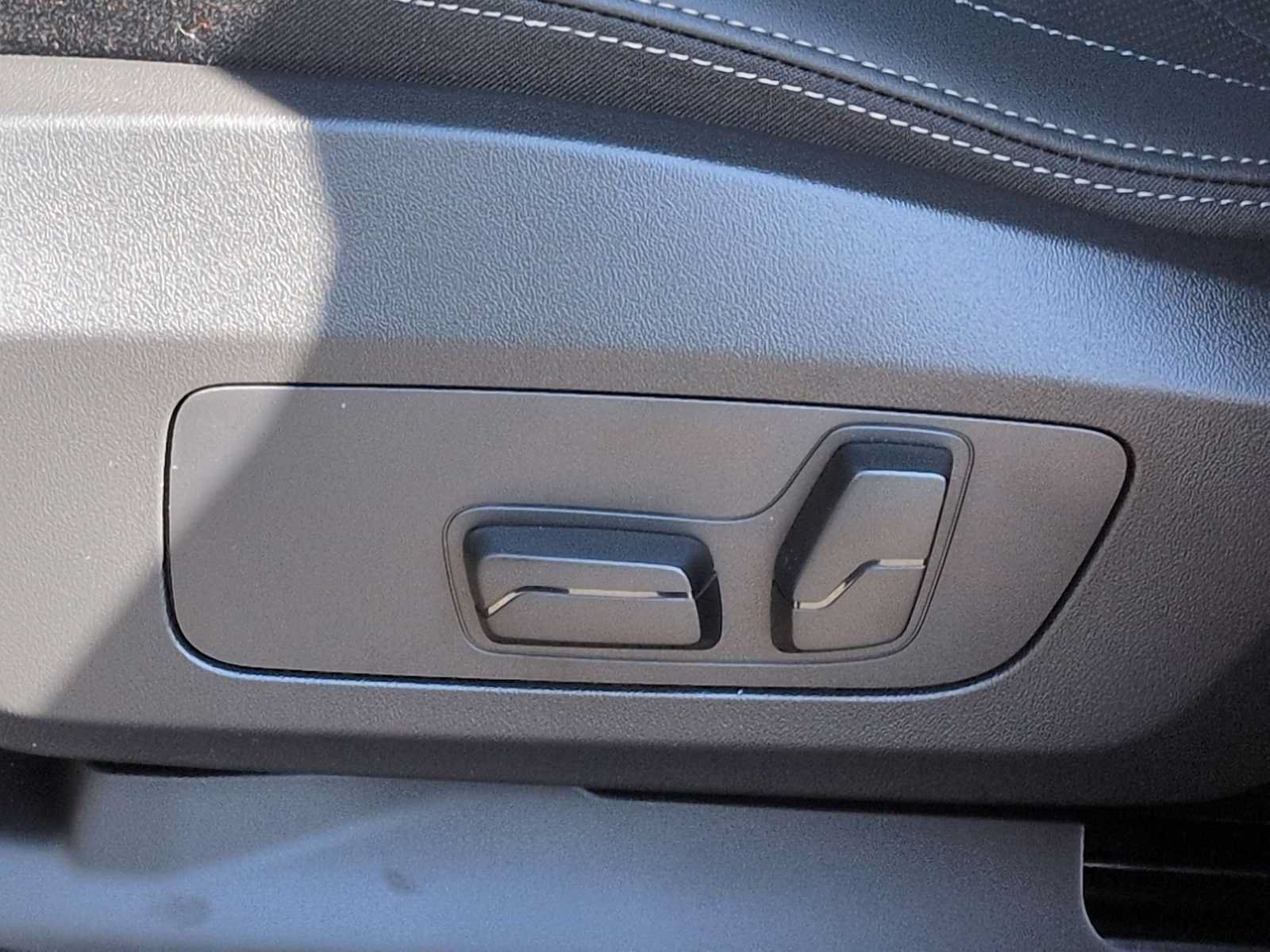 New 2026 BMW X1 xDrive28i AWD/4WD image 18