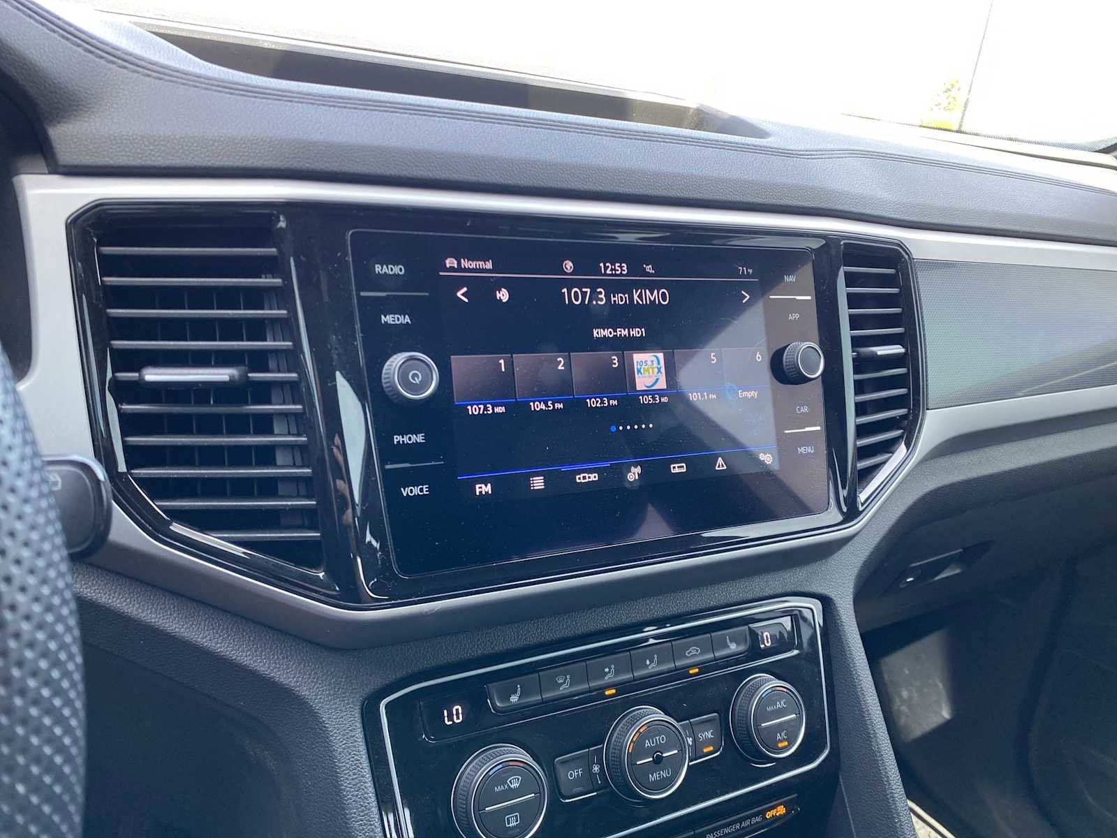 Used 2022 Volkswagen Atlas Cross Sport SEL R-Line image 19