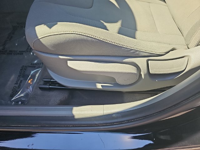 Used 2024 Hyundai Elantra SEL w/ Convenience Package FWD image 31