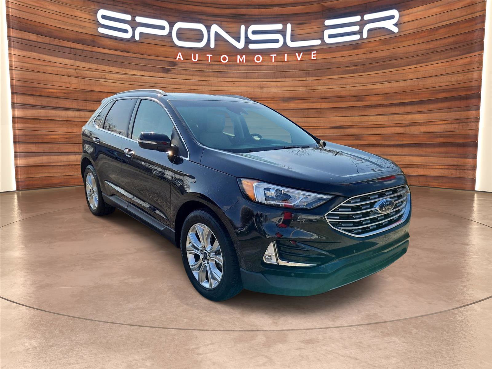 Used 2020 Ford Edge Titanium w/ Cargo Accessory Package image 8