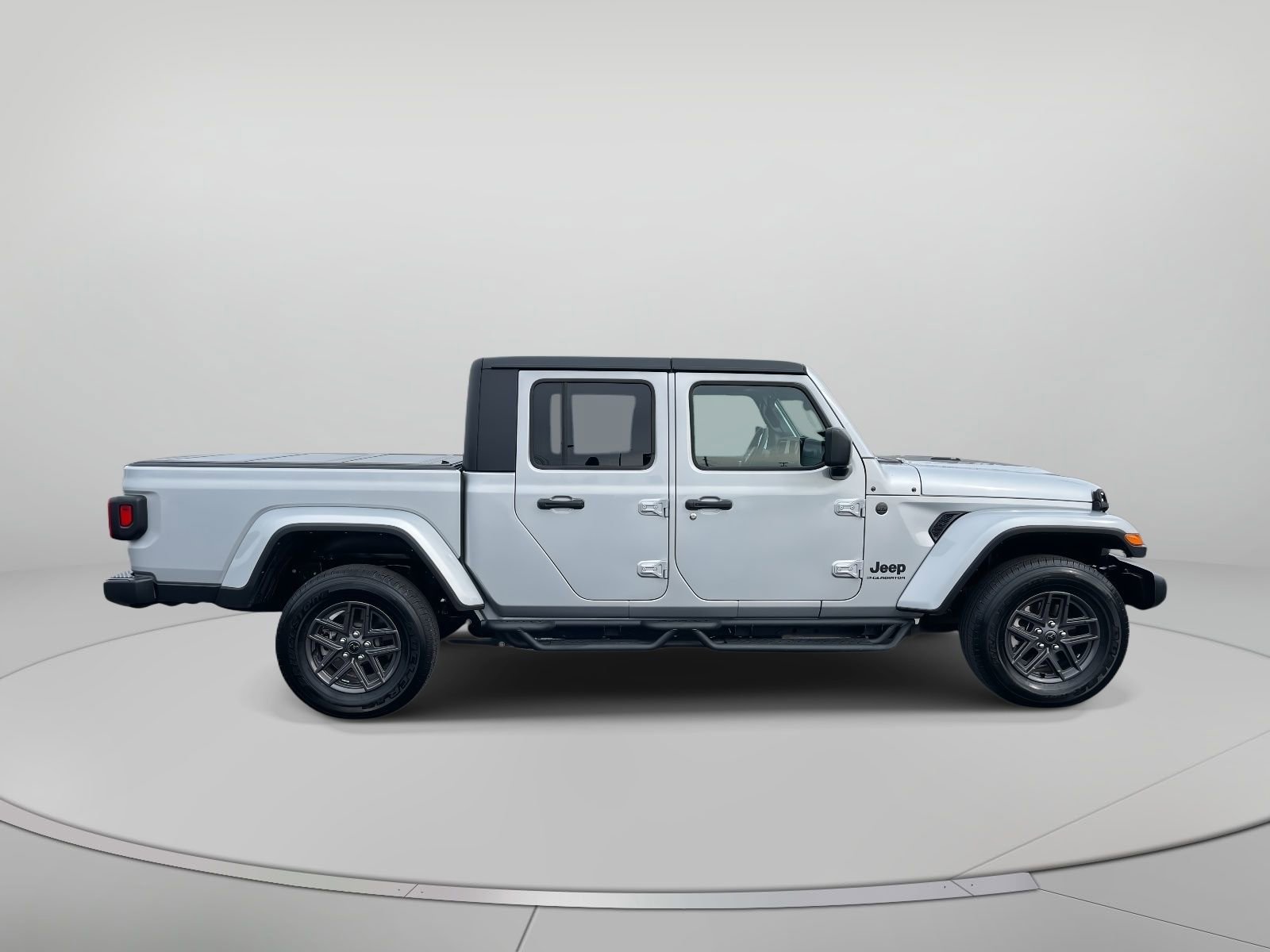 Used 2024 Jeep Gladiator Sport AWD/4WD image 2