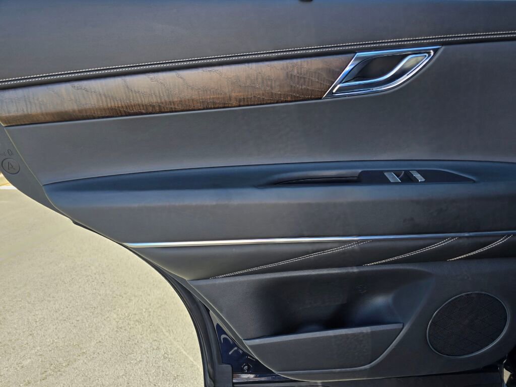 Used 2024 Genesis GV80 2.5T image 40