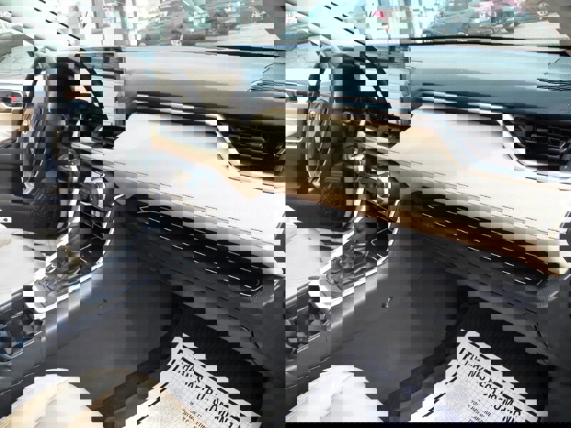 Used 2019 Toyota RAV4 LE w/ Carpet Mat Package AWD/4WD image 15