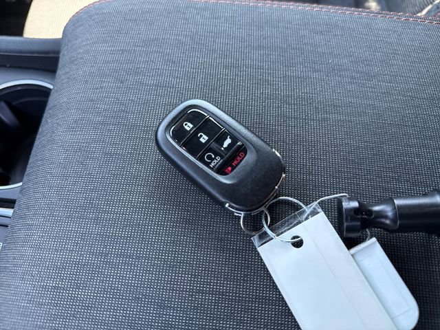 Used 2025 Honda Pilot Sport image 11