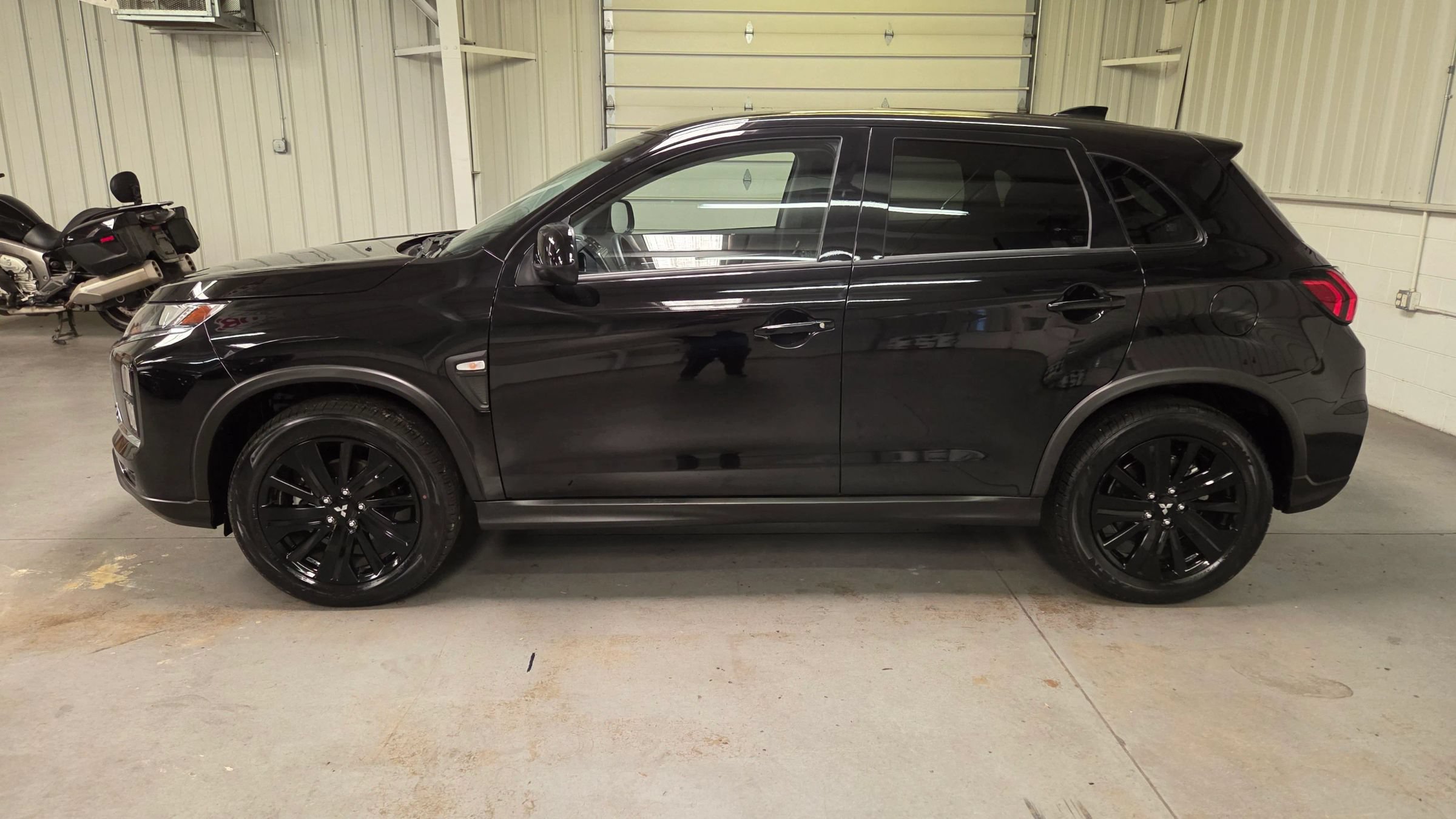 Used 2026 Mitsubishi Outlander Sport AWD image 3