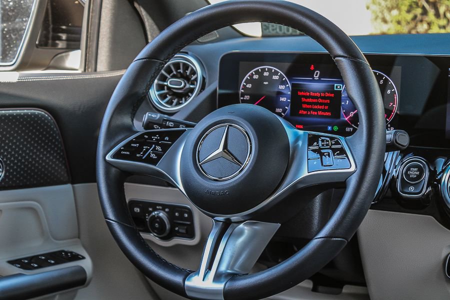 Used 2025 Mercedes-Benz GLA 250 4MATIC image 18