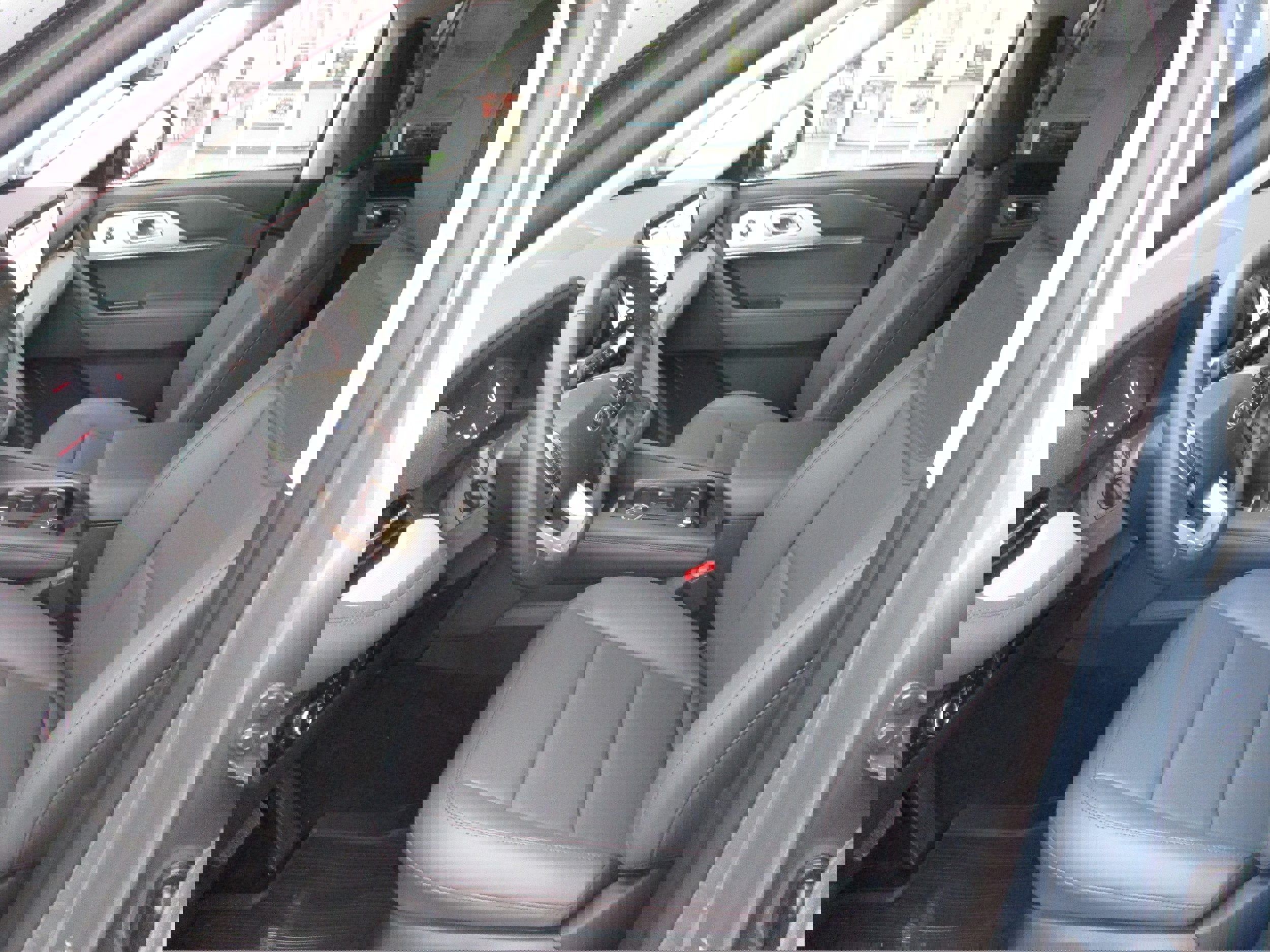 New 2025 Ford Explorer Active image 7