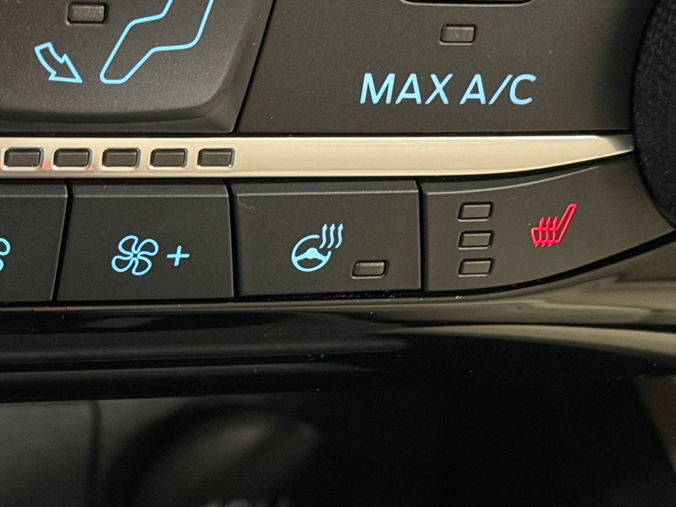 Used 2022 Ford Escape Titanium image 28