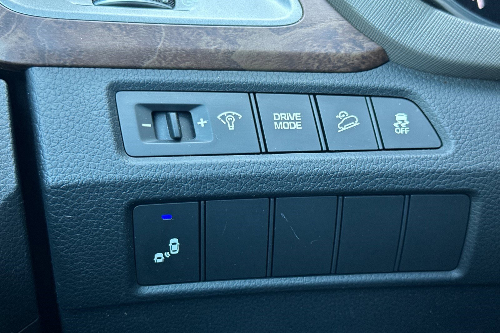 Used 2018 Hyundai Santa Fe SE w/ SE Premium Package 02 image 34