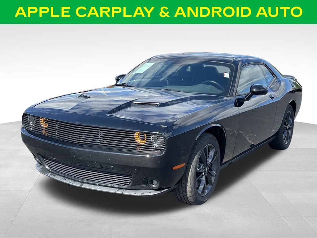 Used 2022 Dodge Challenger SXT w/ Blacktop Package AWD/4WD image 4
