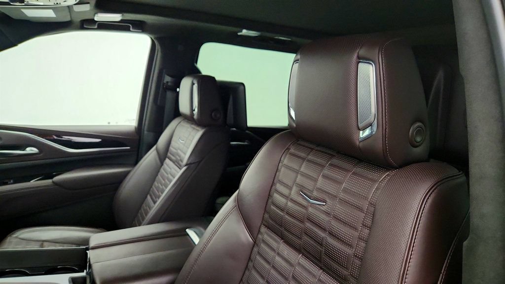 Used 2023 Cadillac Escalade ESV Premium Luxury Platinum w/ LPO, Radiant Package AWD/4WD image 21