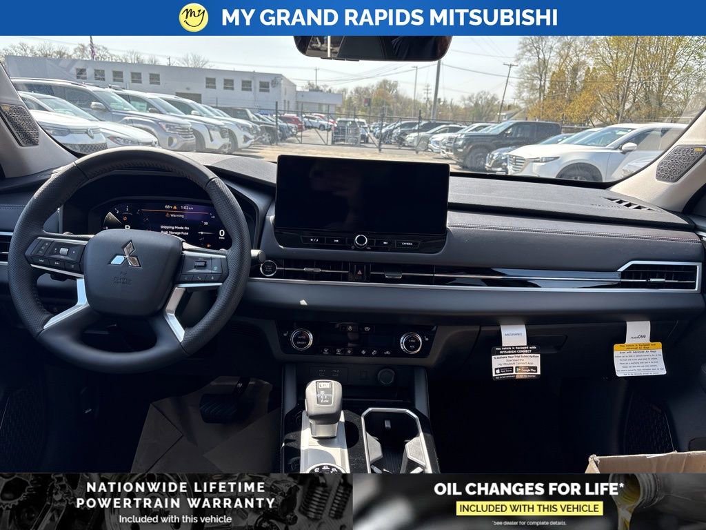 New 2026 Mitsubishi Outlander SE image 20