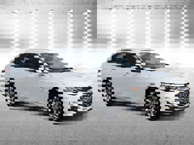 Used 2023 Chevrolet Malibu LT image 2