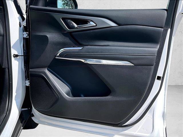 Used 2025 Chevrolet Traverse LT w/ Midnight/Sport Edition FWD image 19