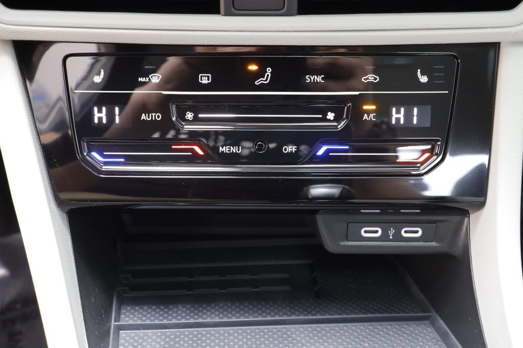 New 2026 Volkswagen Jetta SE FWD image 12
