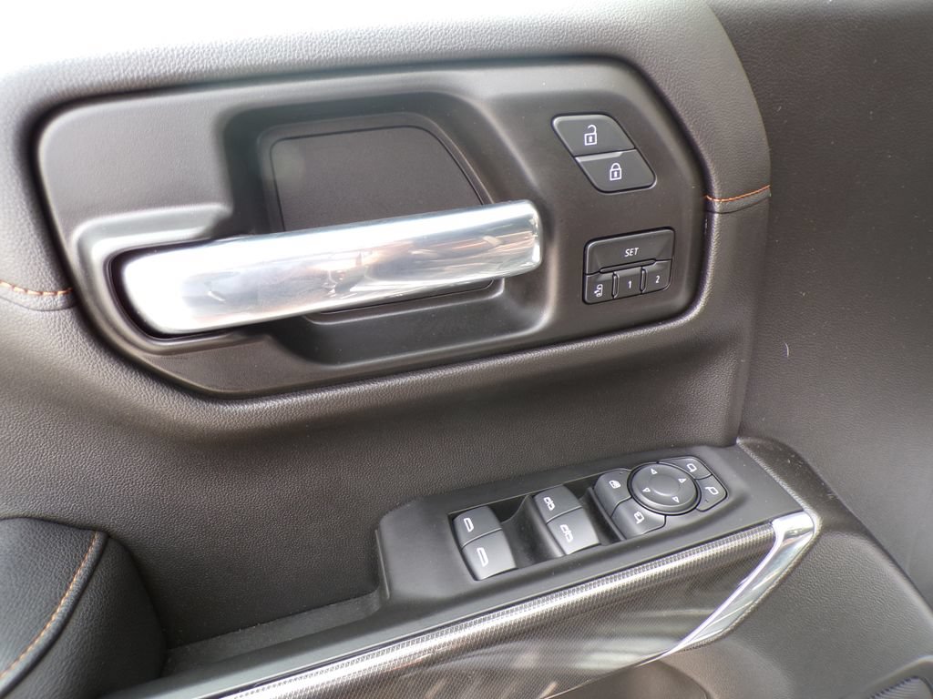 Used 2022 GMC Sierra 1500 AT4 w/ AT4 Premium Package AWD/4WD image 23