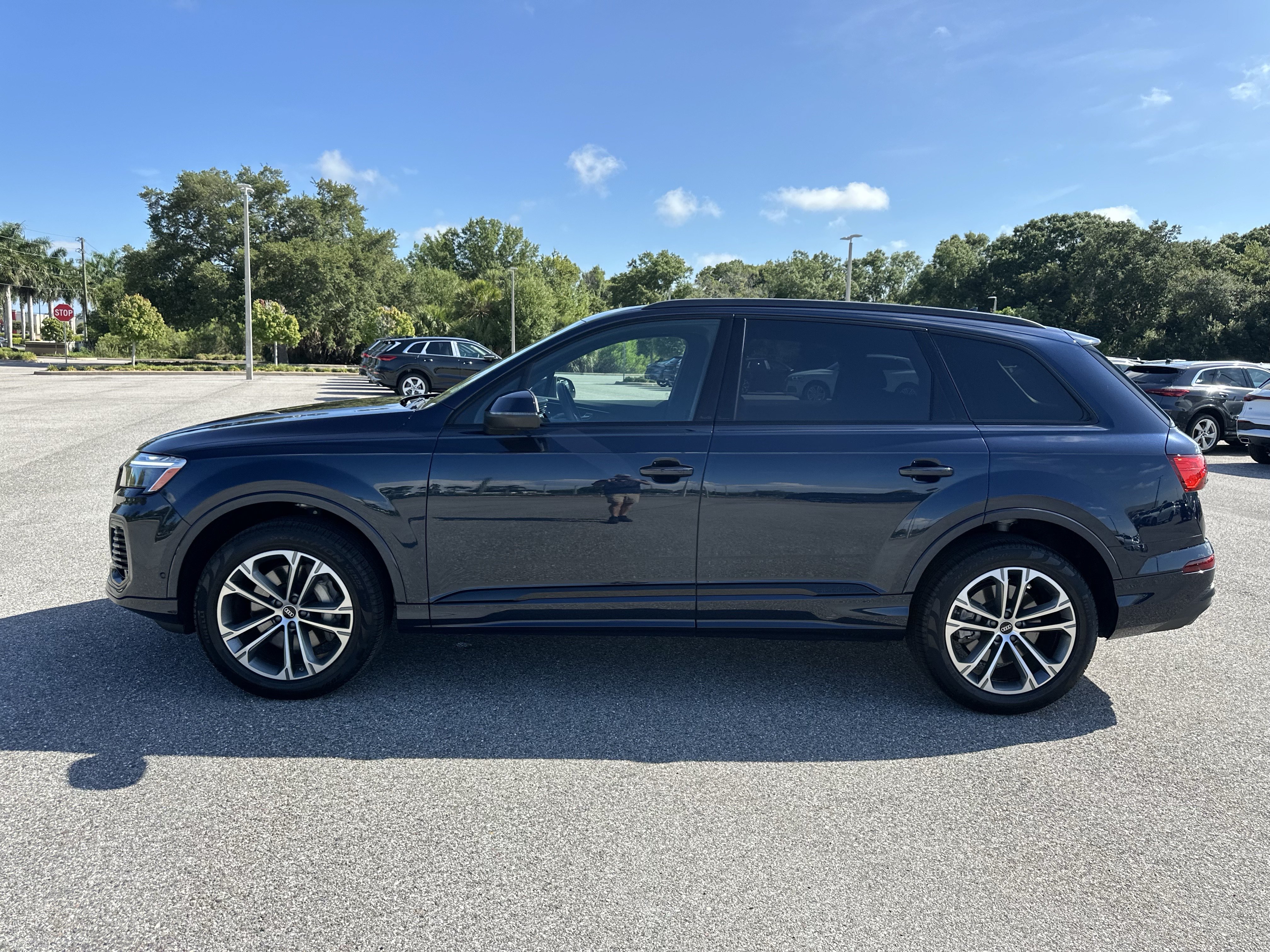 Certified 2026 Audi Q7 2.0T Premium w/ Convenience Plus Package AWD/4WD image 7