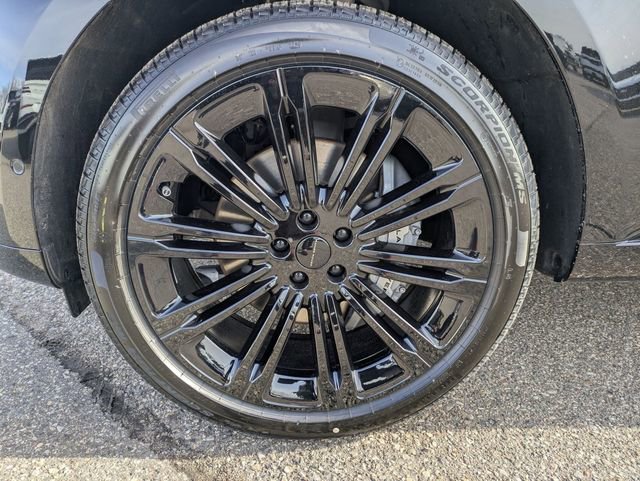 New 2026 Land Rover Range Rover Long Wheelbase SE image 20