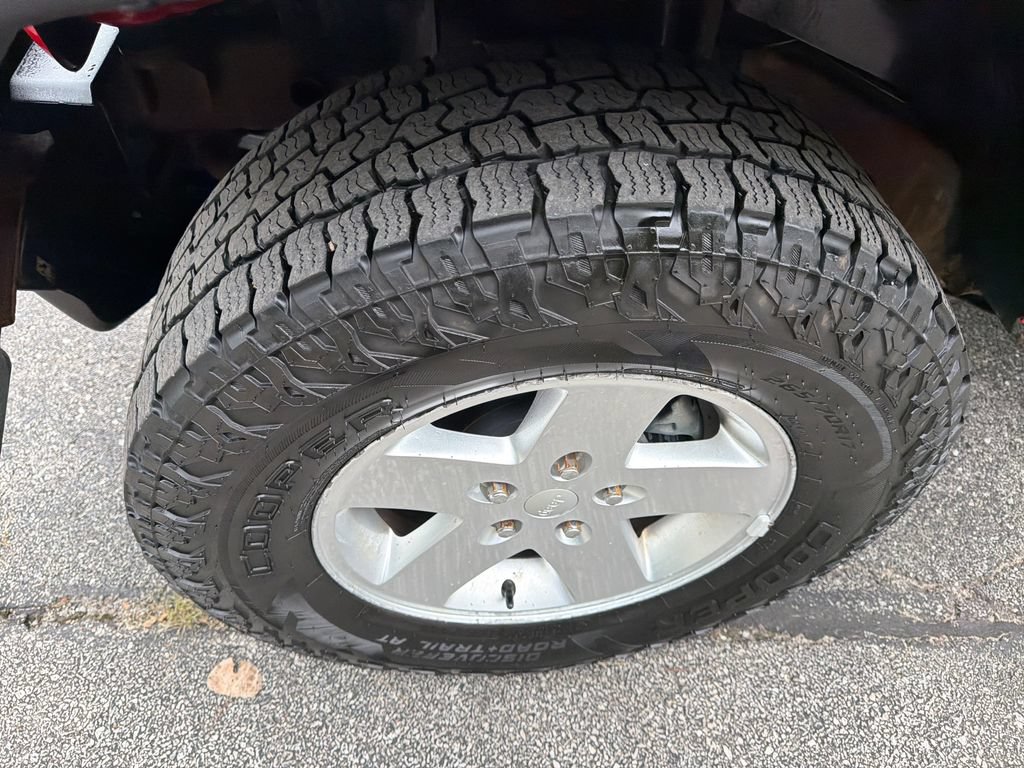 Used 2011 Jeep Wrangler Sport AWD/4WD image 12