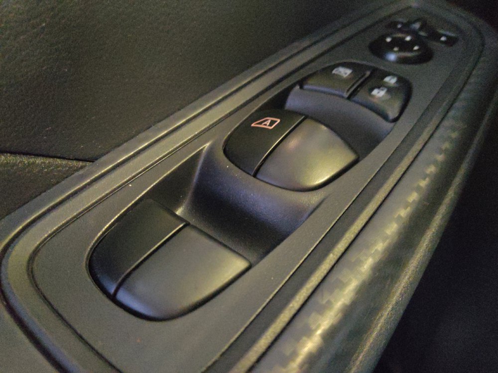Used 2025 Nissan Versa SV FWD image 27