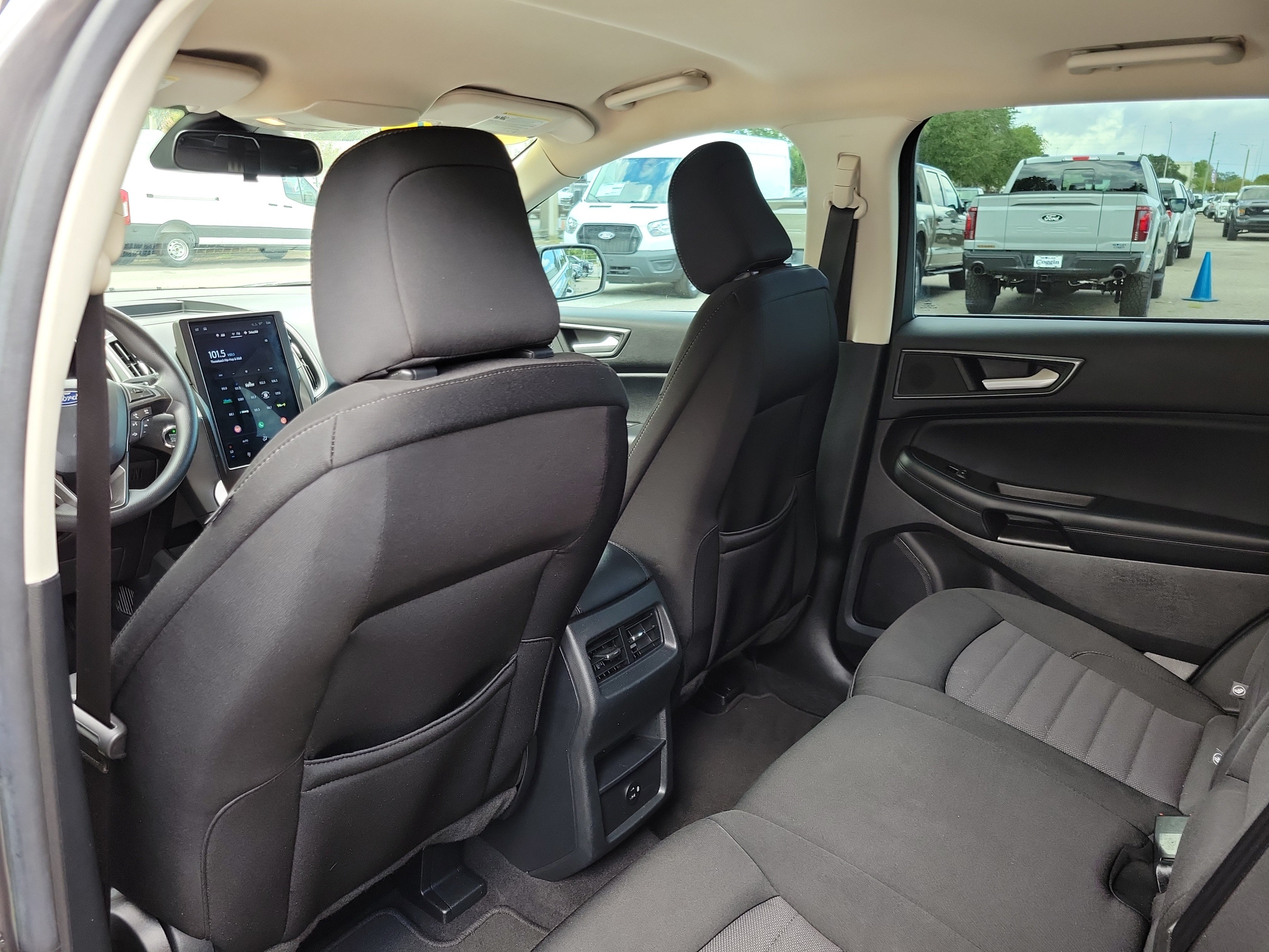 Used 2021 Ford Edge SE FWD image 14