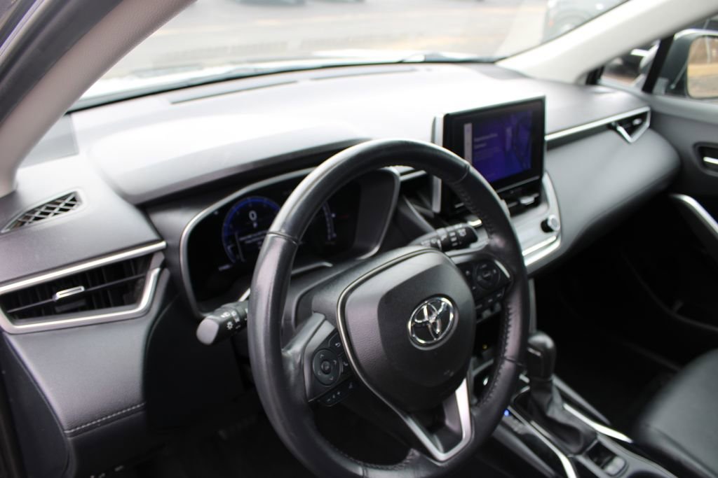 Used 2024 Toyota Corolla Cross XLE image 21