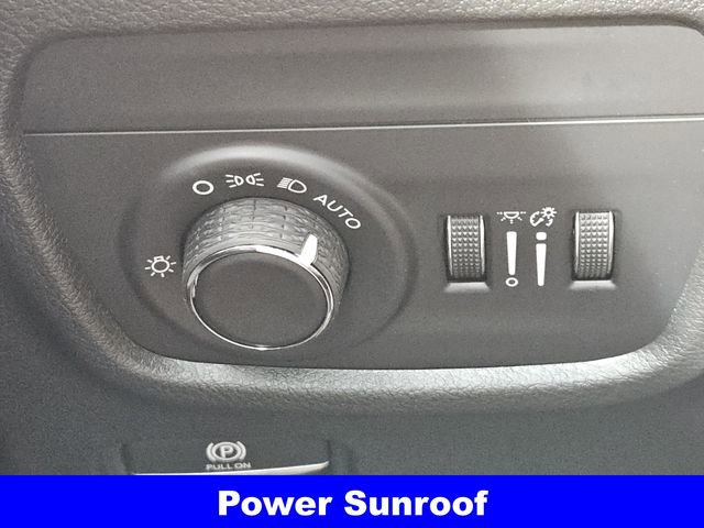 New 2025 Jeep Grand Cherokee Laredo image 16