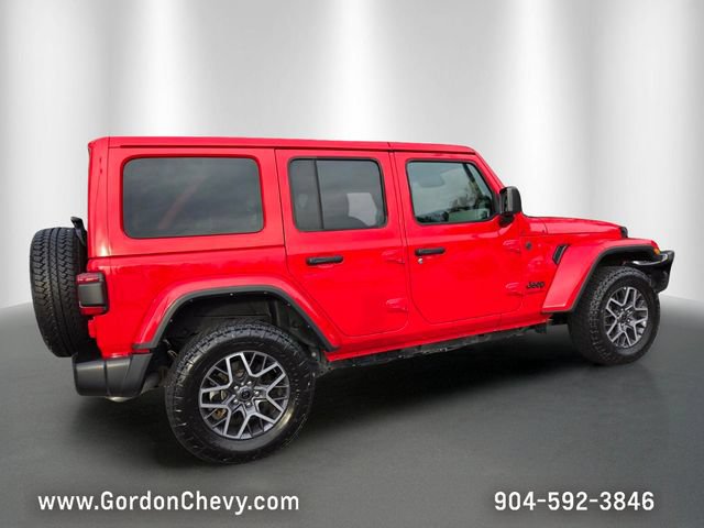 Used 2025 Jeep Wrangler Unlimited Sahara AWD/4WD image 6