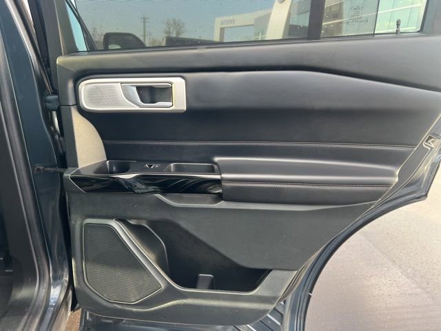 Certified 2022 Ford Explorer Platinum w/ Equipment Group 601A AWD/4WD image 13