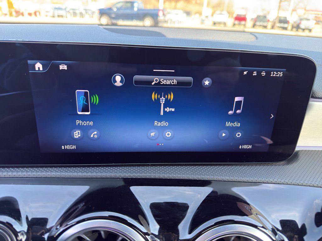 Used 2025 Mercedes-Benz CLA 250 4MATIC image 21