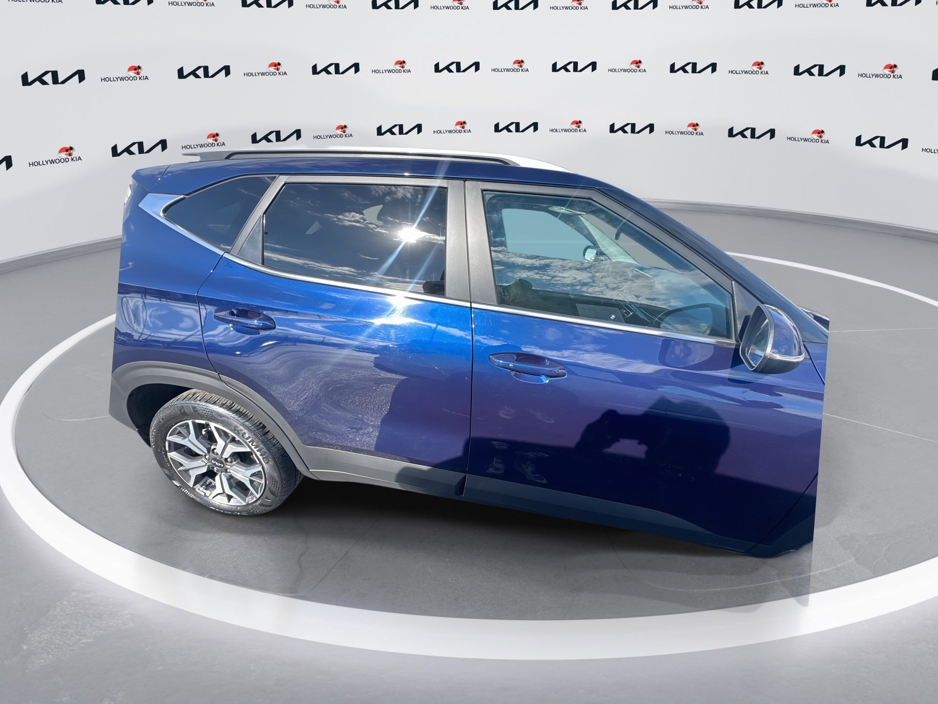 Certified 2023 Kia Seltos EX image 9