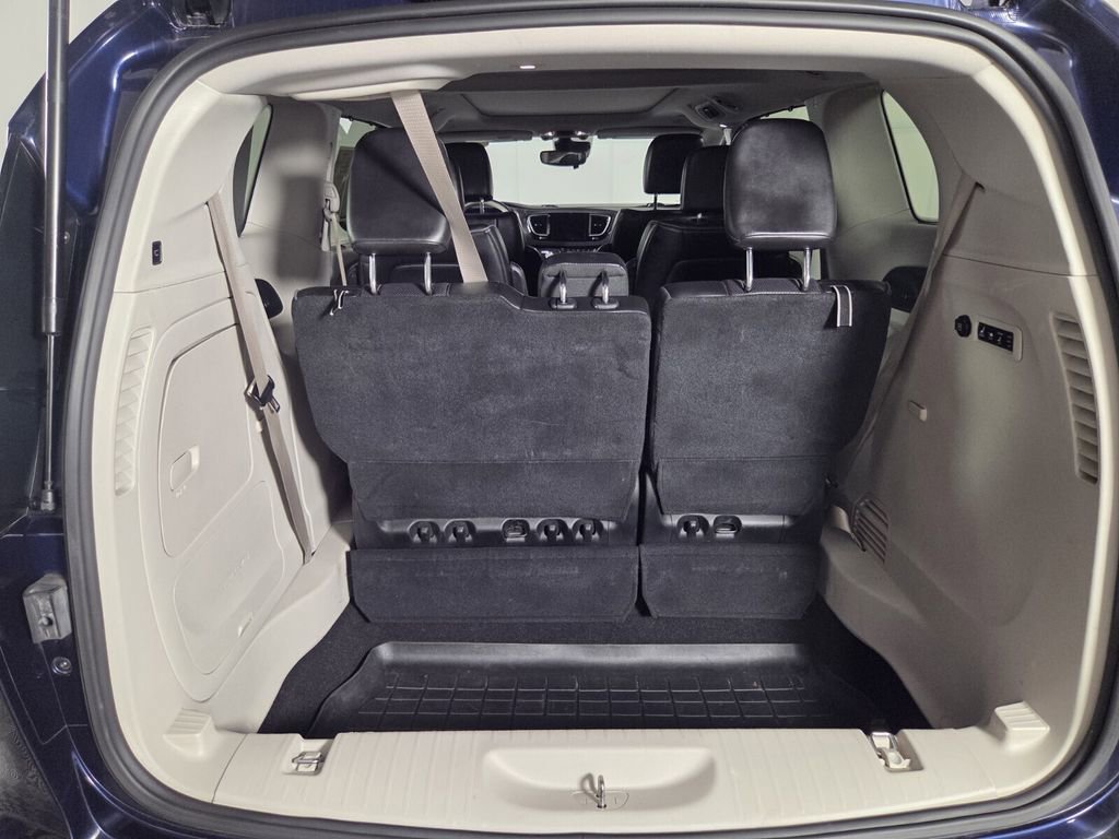 Certified 2018 Chrysler Pacifica Limited w/ Advanced Safetytec Group image 27