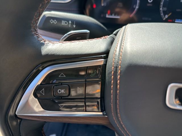Used 2022 Jeep Grand Cherokee L Summit w/ Luxury Tech Group V AWD/4WD image 13