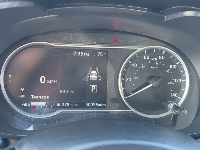 Used 2025 Nissan Versa SV FWD image 22