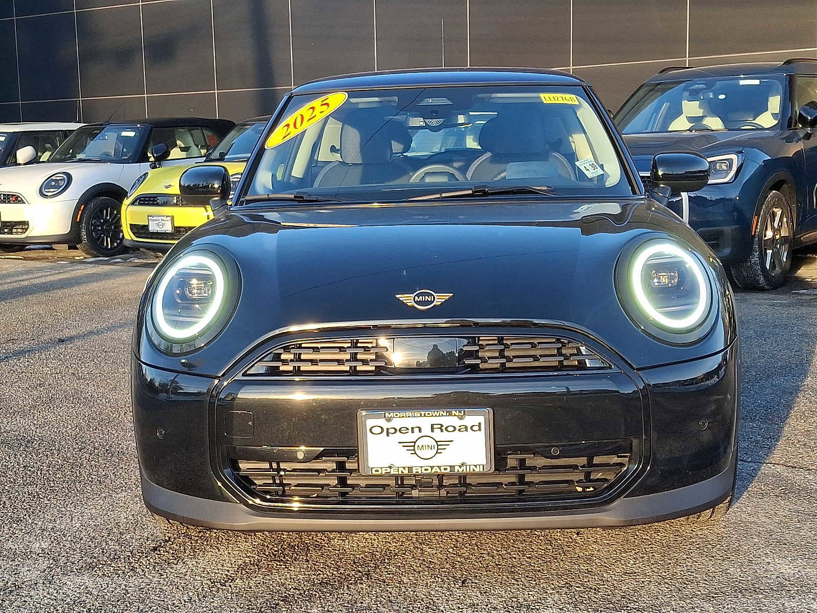 Used 2025 MINI Cooper 2-Door Hardtop image 2