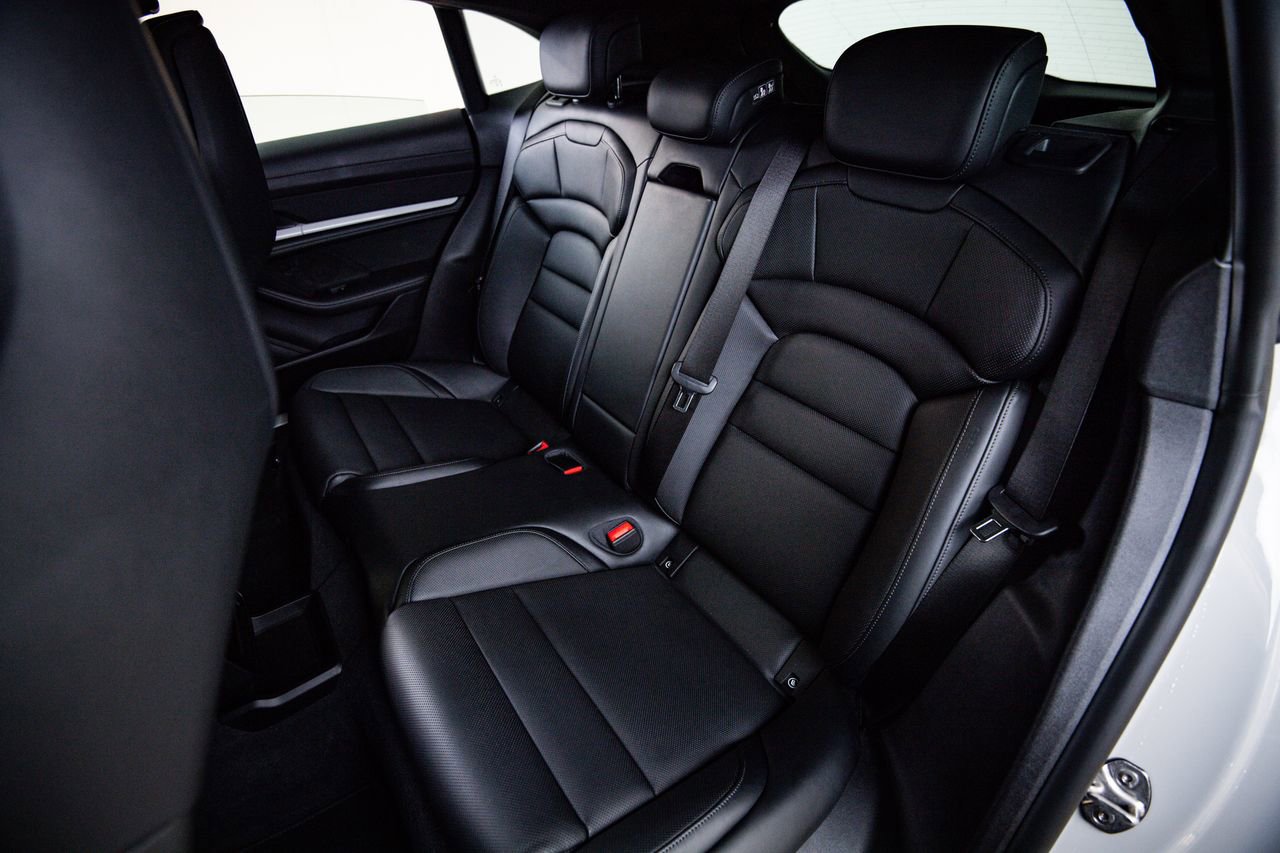 Certified 2024 Porsche Taycan 4S AWD/4WD image 25