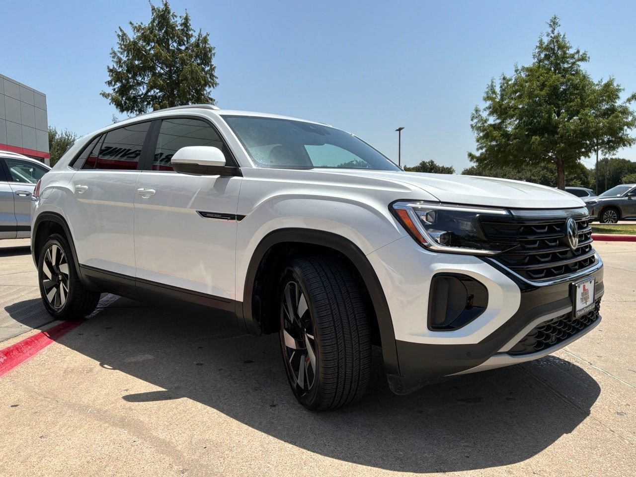 Used 2026 Volkswagen Atlas Cross Sport SE AWD/4WD image 4
