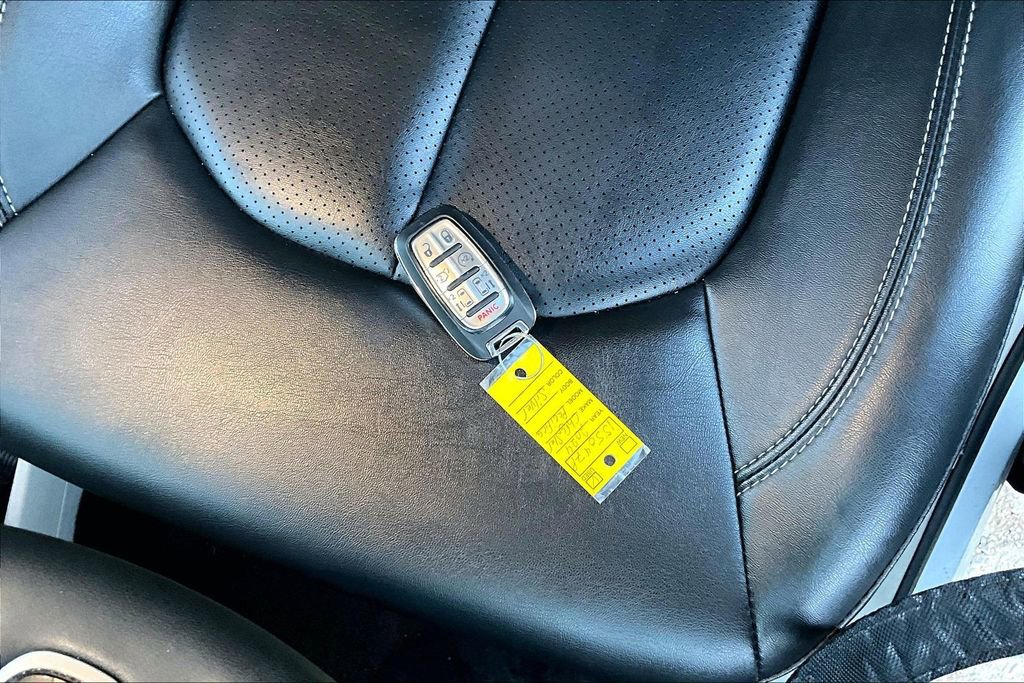 Used 2024 Chrysler Pacifica Touring-L image 10