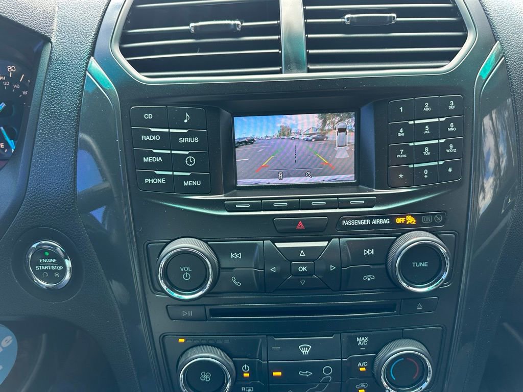 Used 2017 Ford Explorer XLT image 13
