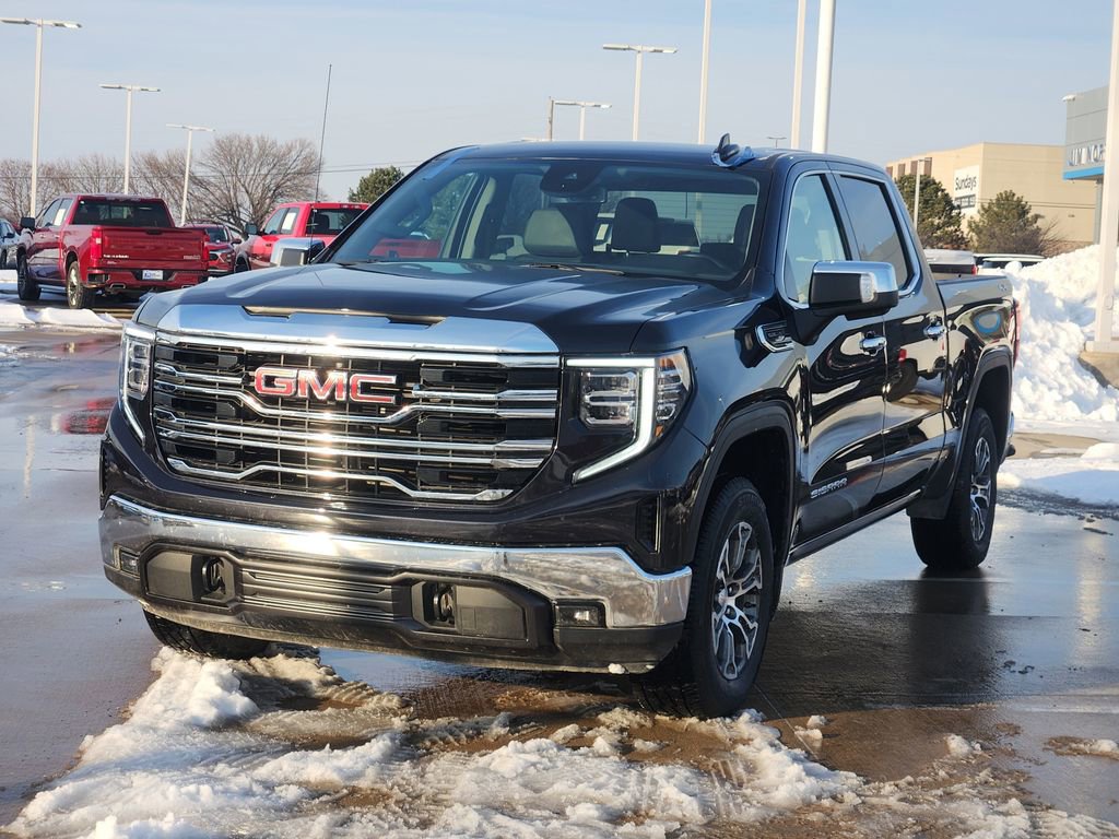 Used 2025 GMC Sierra 1500 SLT image 3