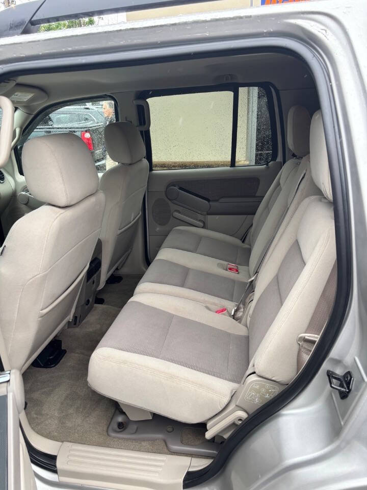 Used 2007 Ford Explorer XLT AWD/4WD image 12