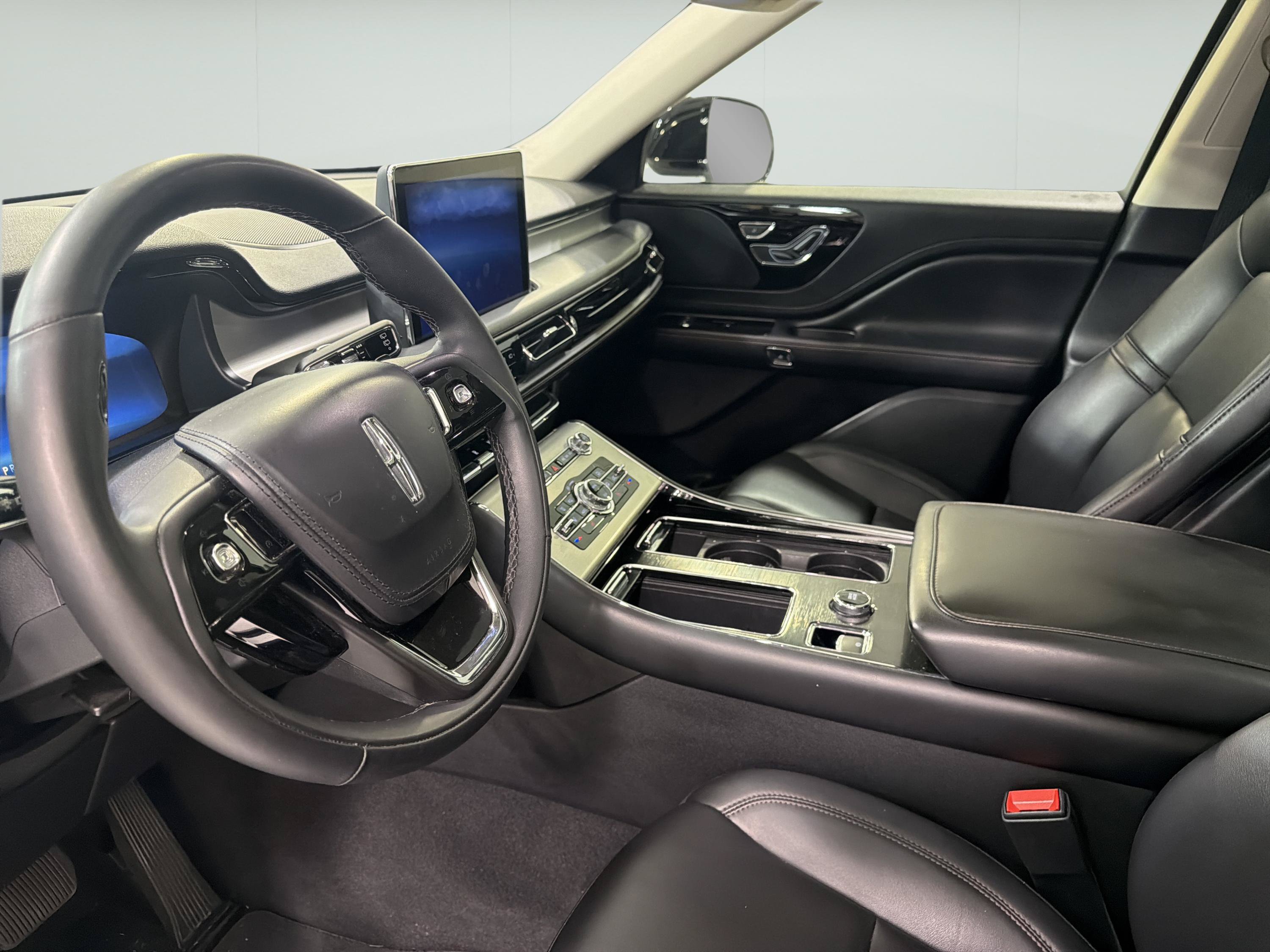 Used 2023 Lincoln Aviator 2WD w/ Premium Package image 14