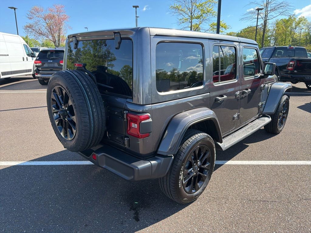 Certified 2025 Jeep Wrangler Unlimited Sahara AWD/4WD image 3