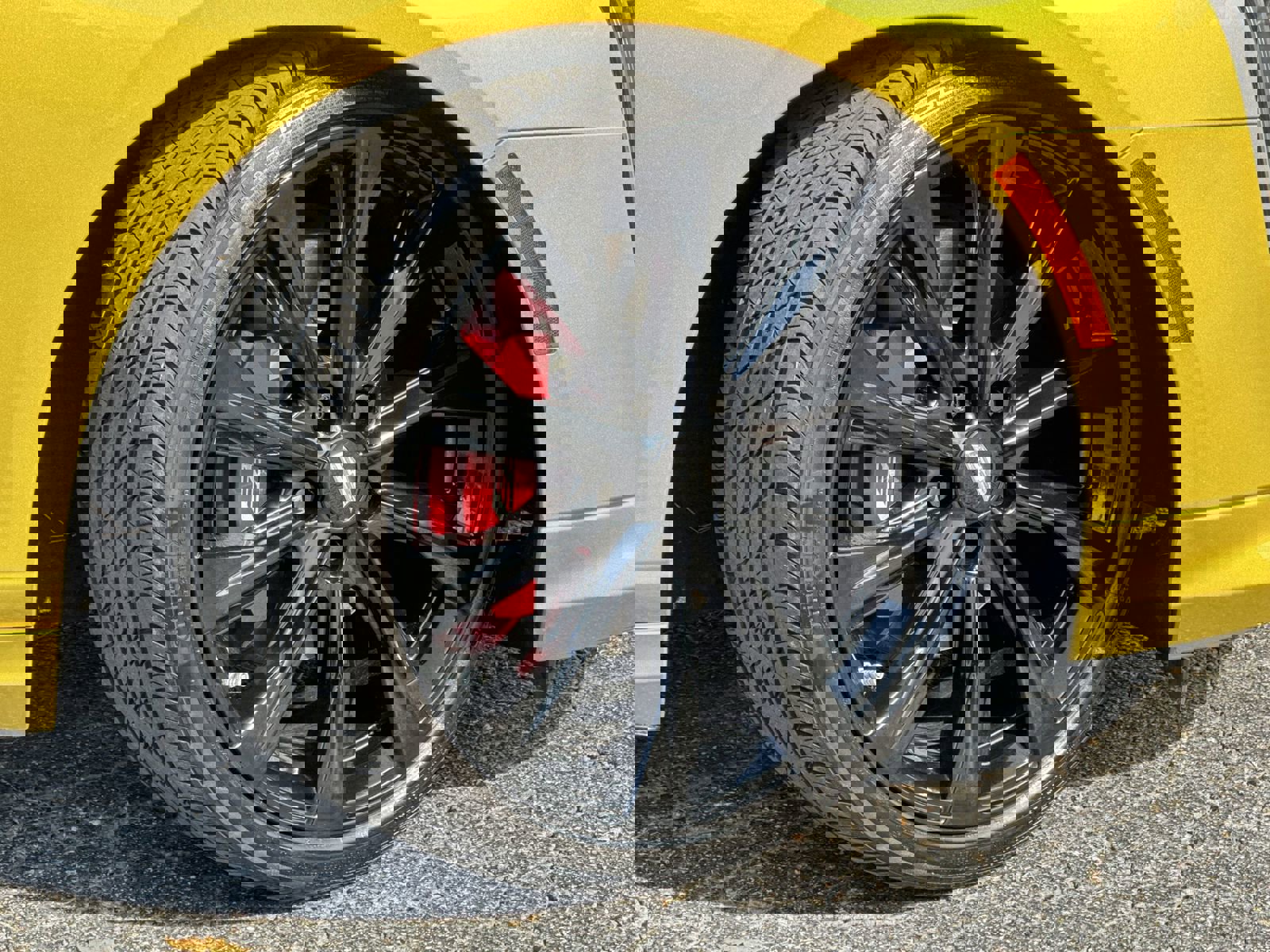 Used 2024 Cadillac CT4 V w/ LPO, ONYX Package image 12