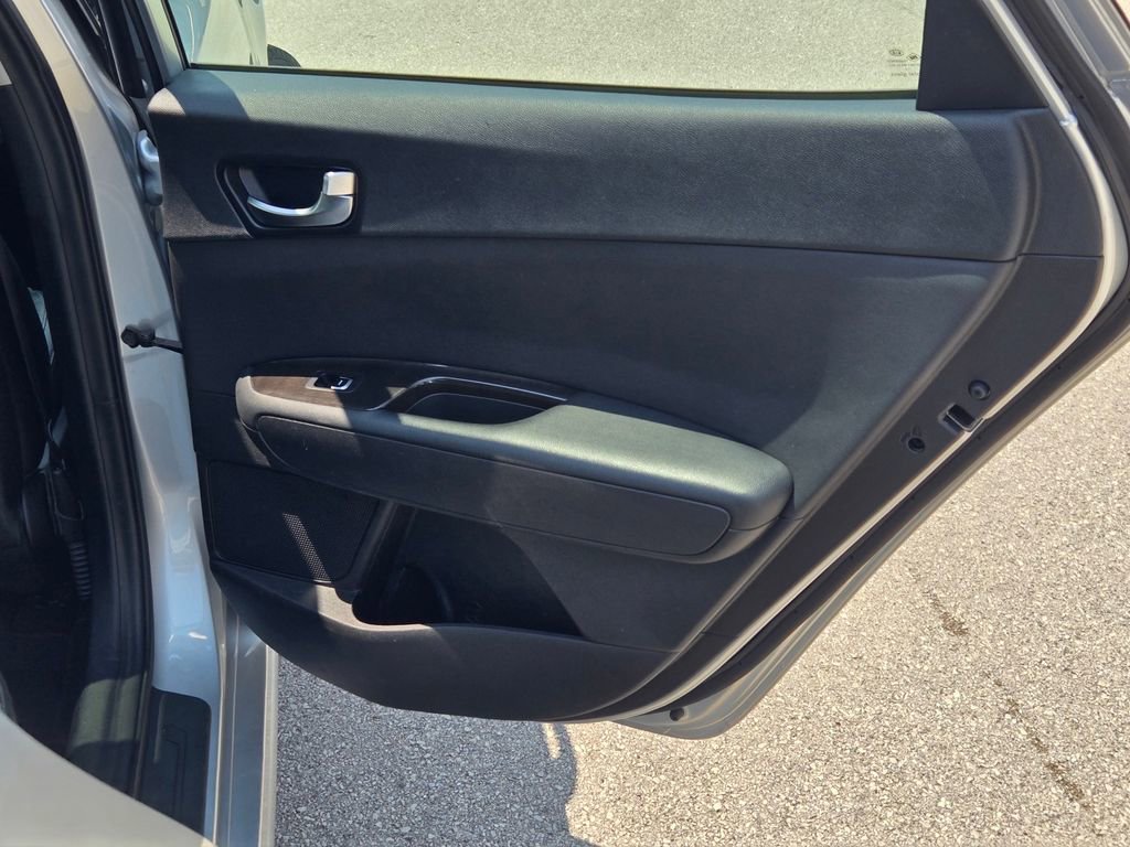 Used 2018 Kia Optima EX w/ Premium Package image 13